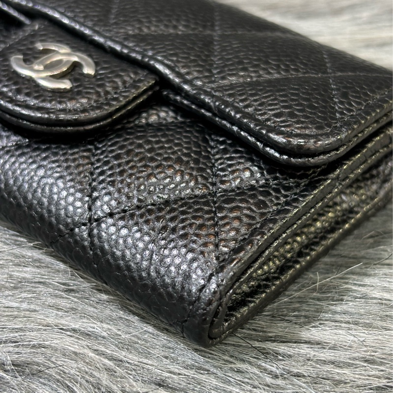 CHANEL AP0214 COCO 黑色荔枝皮銀釦 釦式 零錢包信用卡夾名片夾短夾皮夾-6