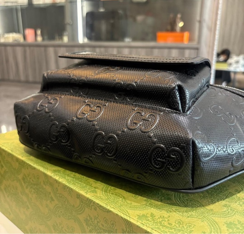 *SHIHNA名牌精品*Gucci GG 印花壓紋 胸包/腰包-4