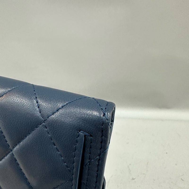 Chanel Ap0231 閃電羊皮銀釦三折短夾-11