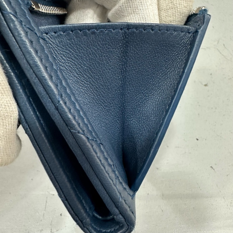 Chanel Ap0231 閃電羊皮銀釦三折短夾-17