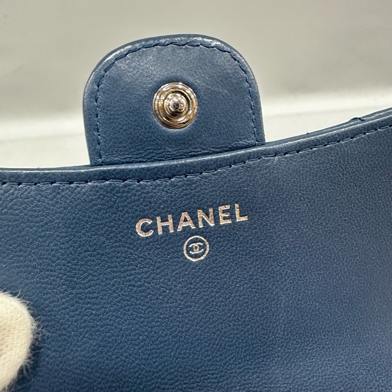 Chanel Ap0231 閃電羊皮銀釦三折短夾-21