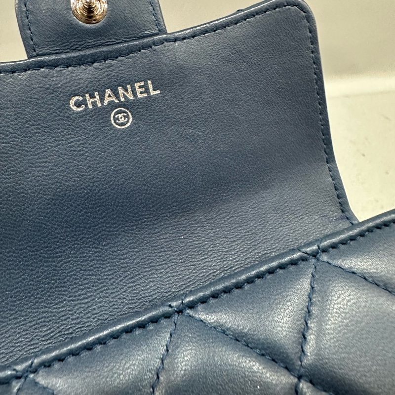 Chanel Ap0231 閃電羊皮銀釦三折短夾-22