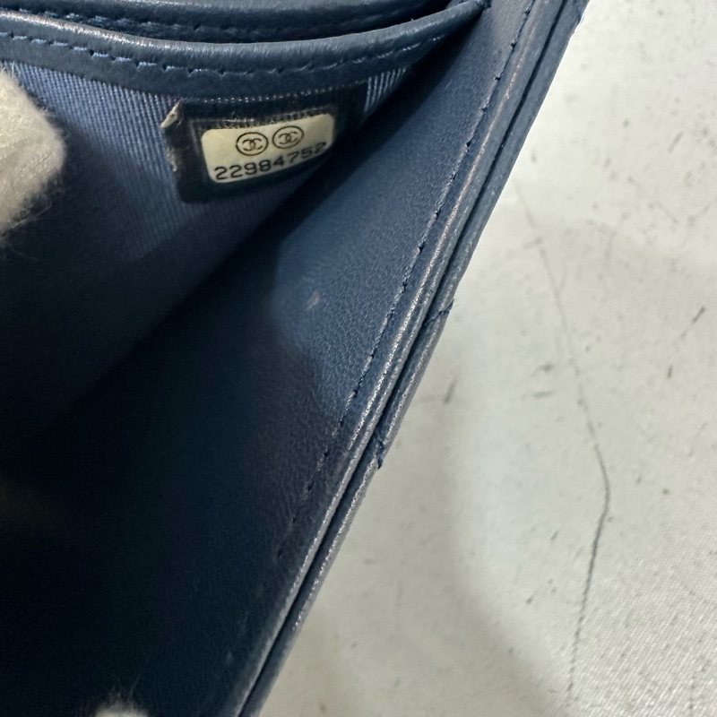Chanel Ap0231 閃電羊皮銀釦三折短夾-36