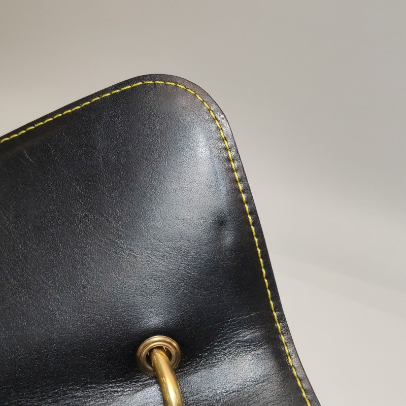 Louis Vuitton (LV) Suhali 蘇哈里 中號 牛皮羊皮 S-lock 鉚釘 單肩包-11