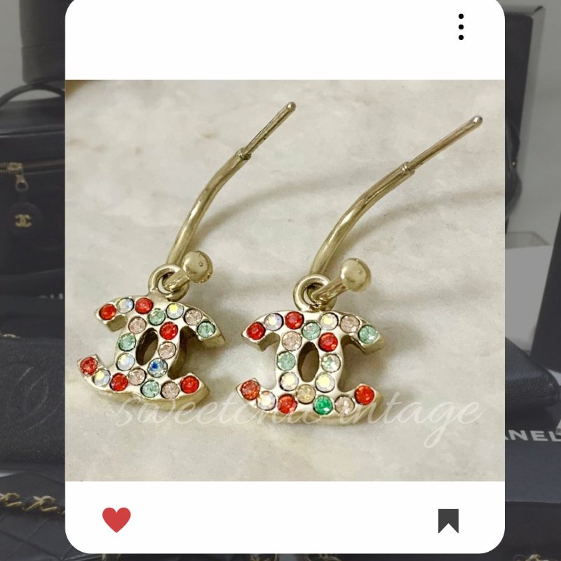 8月新品上架 🔥💖 ✨超美新到 ！香奈兒 Chanel 金色CC 彩色水鑽耳環 🔥 香奈兒熱賣款 香奈兒耳環 CHANEL EARRING-1