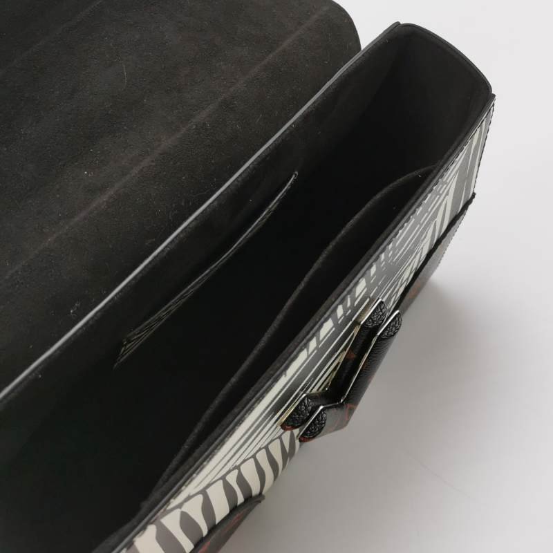 Louis Vuitton (LV) Twist 中號 牛皮 植物印花 旋轉鎖扣 單肩包-7