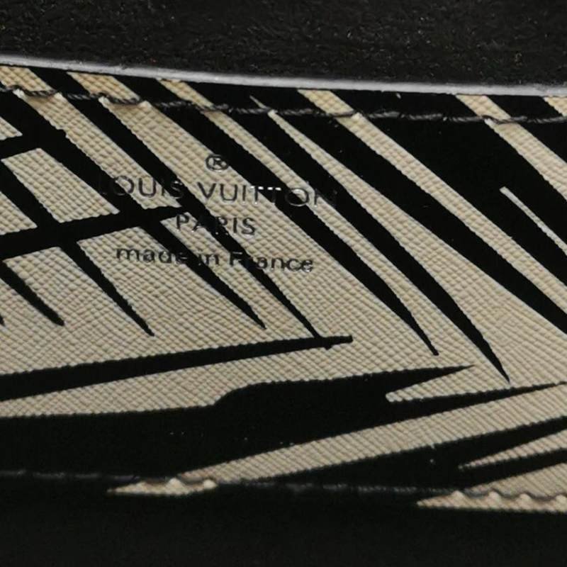 Louis Vuitton (LV) Twist 中號 牛皮 植物印花 旋轉鎖扣 單肩包-8