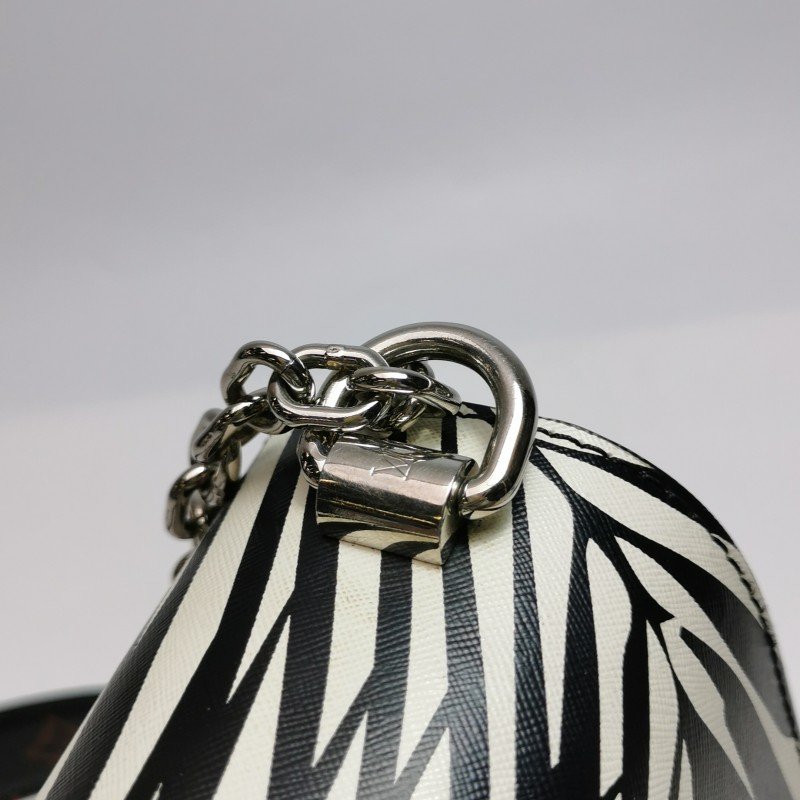 Louis Vuitton (LV) Twist 中號 牛皮 植物印花 旋轉鎖扣 單肩包-10