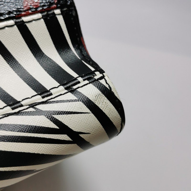 Louis Vuitton (LV) Twist 中號 牛皮 植物印花 旋轉鎖扣 單肩包-13