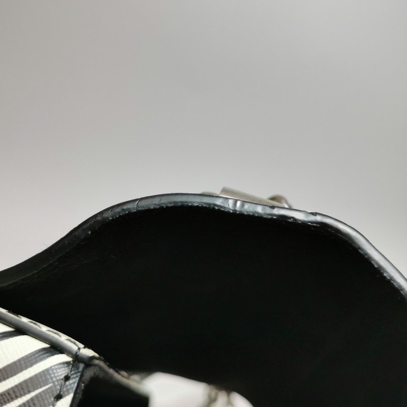 Louis Vuitton (LV) Twist 中號 牛皮 植物印花 旋轉鎖扣 單肩包-18