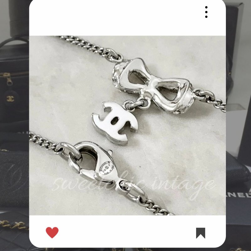 8月新品上架 🔥💖 ✨超美新到 ！香奈兒 Chanel 銀色小蝴蝶🦋水鑽項鏈 🔥 香奈兒熱賣款 香奈兒項鏈  CHANEL NECKLACE-1