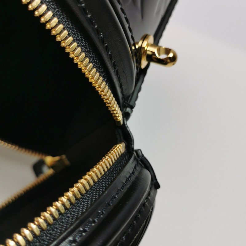 Louis Vuitton (LV) Cannes 發財桶 小號 牛皮漆皮 壓紋 老花 斜背包 單肩包-21