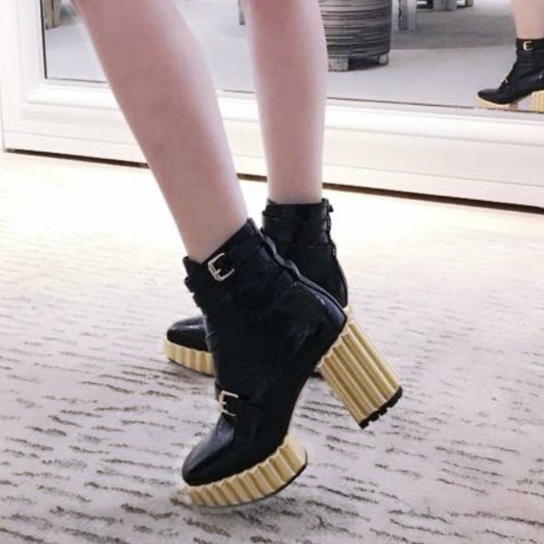 Dior 黑色褶皺頂級小羊皮踝靴-6