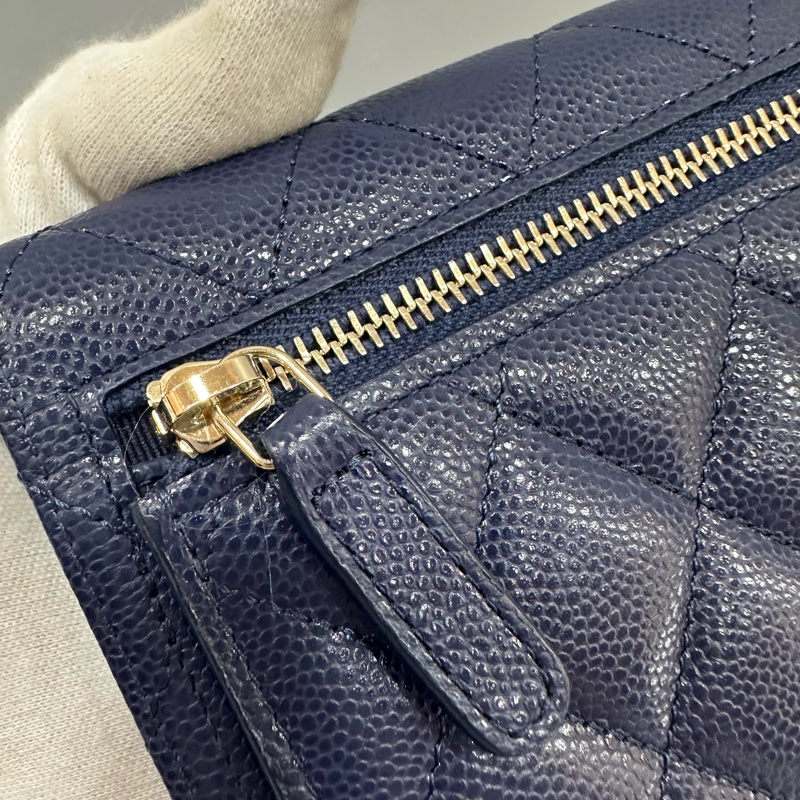 Chanel AP0231 閃電紫色荔枝皮金釦三折短夾-12