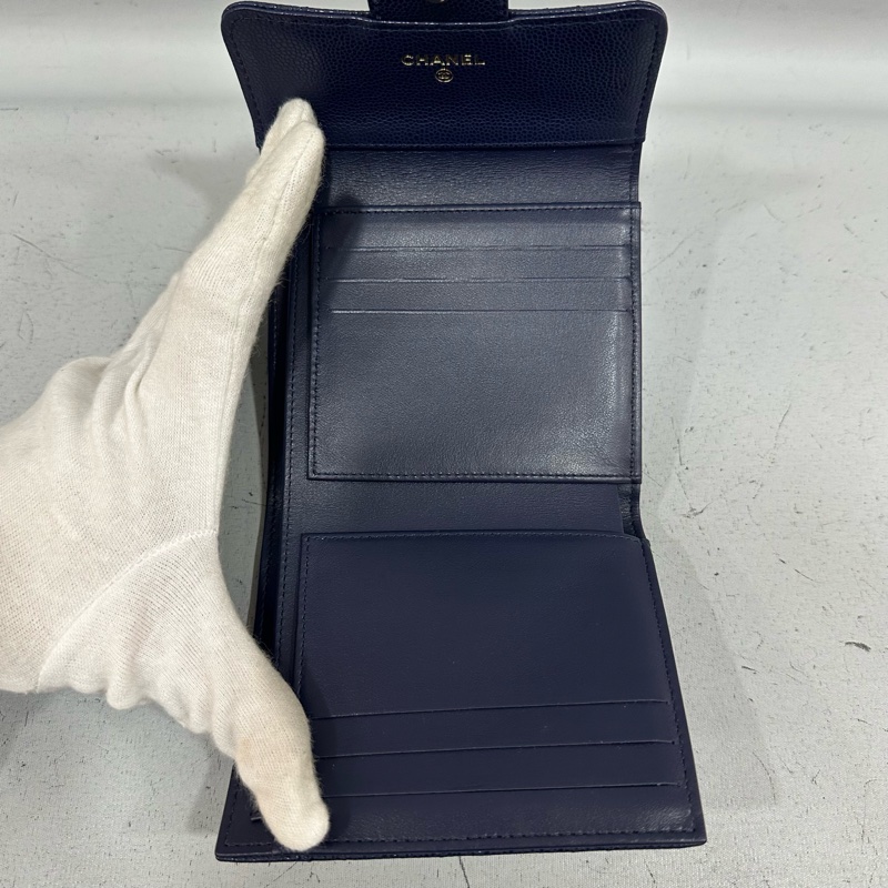 Chanel AP0231 閃電紫色荔枝皮金釦三折短夾-18