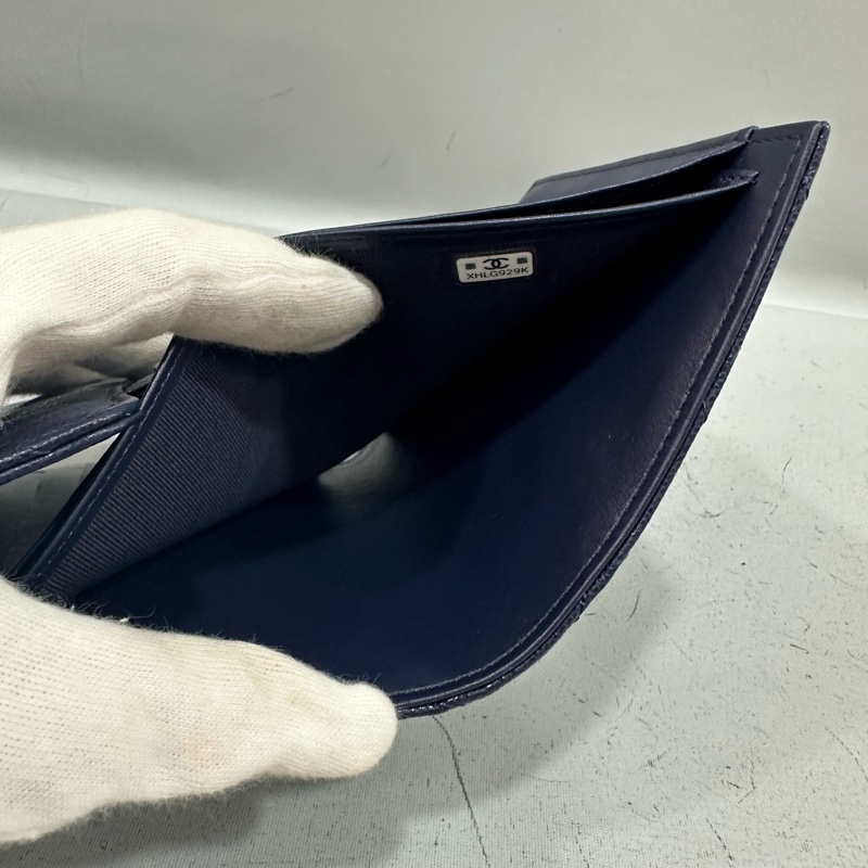 Chanel AP0231 閃電紫色荔枝皮金釦三折短夾-24