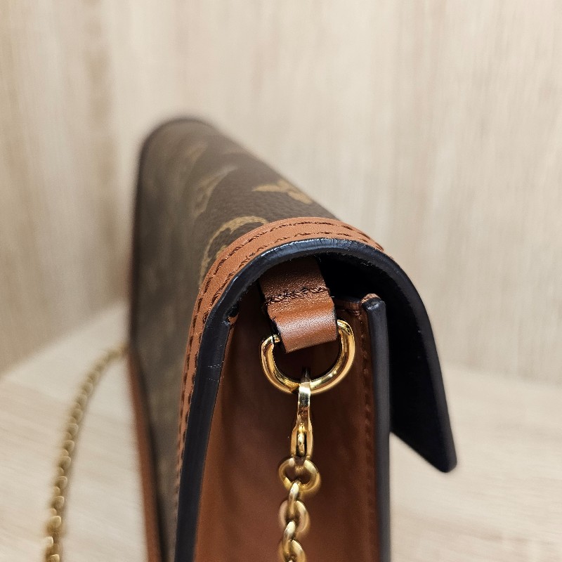 LV雙色Dauphine斜背WOC鏈包-6