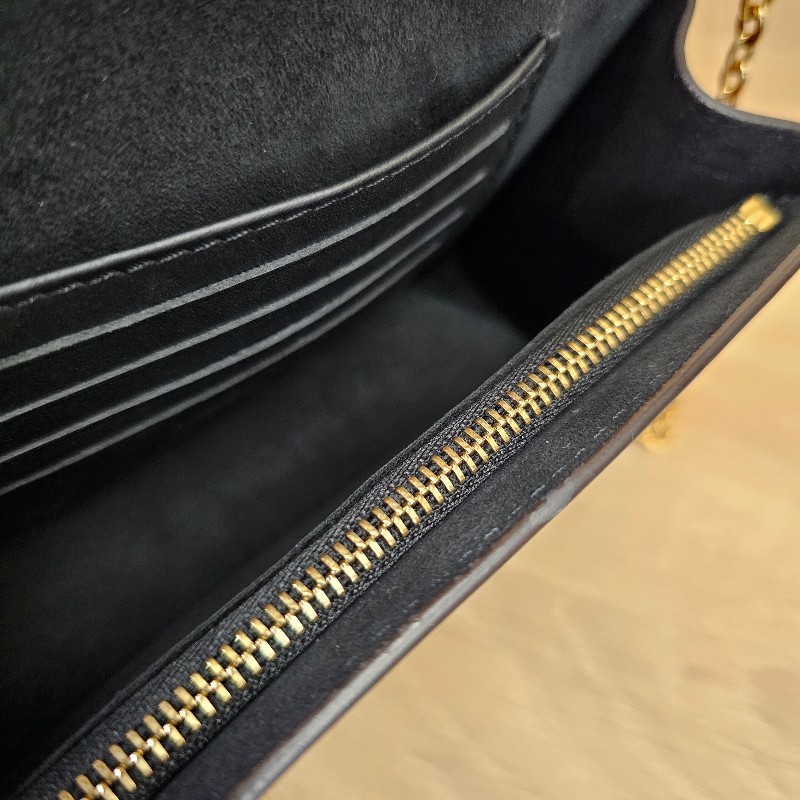 LV雙色Dauphine斜背WOC鏈包-16