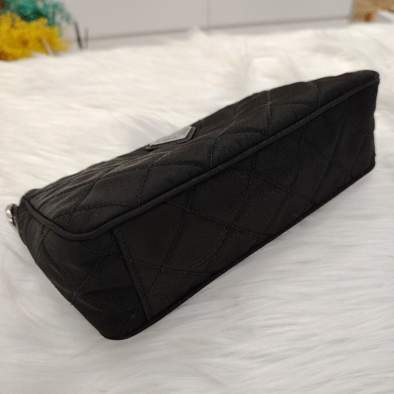 PRADA Tessuto 黑色 菱格紋 尼龍 中號-4