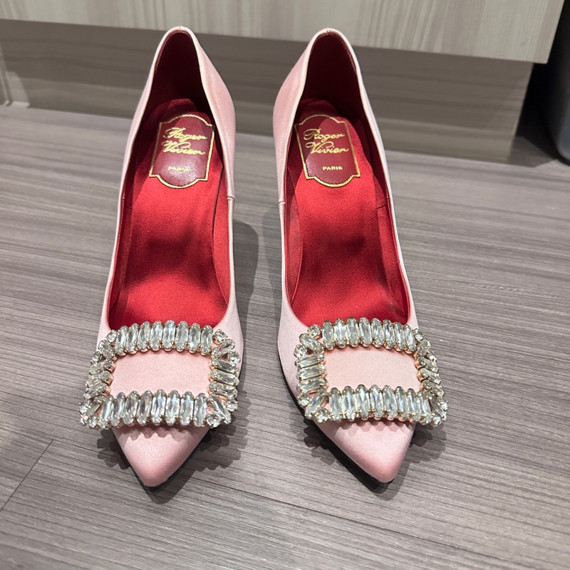 Roger Vivier 超閃方鑽扣粉色緞面高跟鞋-2