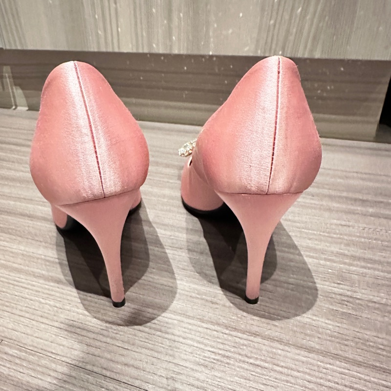 Roger Vivier 超閃方鑽扣粉色緞面高跟鞋-3