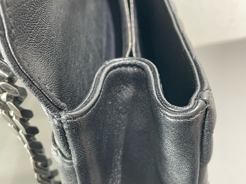 YSL聖羅蘭College大號 黑銀全皮V紋郵差包肩背包-16