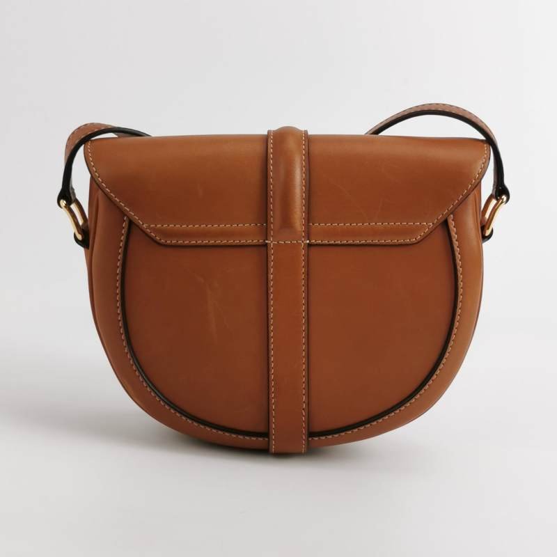 Celine 16系列 小號 牛皮 純色 T型 短翻蓋 斜背包-1