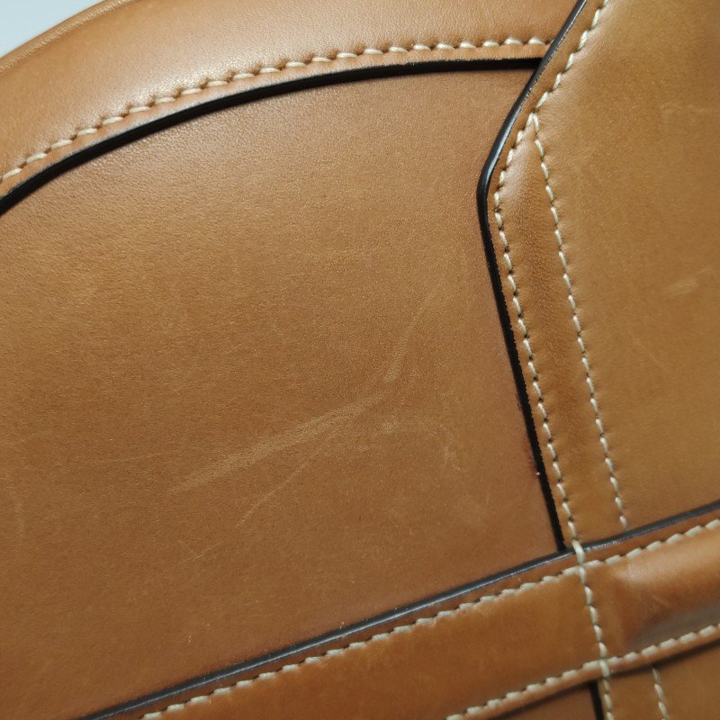 Celine 16系列 小號 牛皮 純色 T型 短翻蓋 斜背包-13