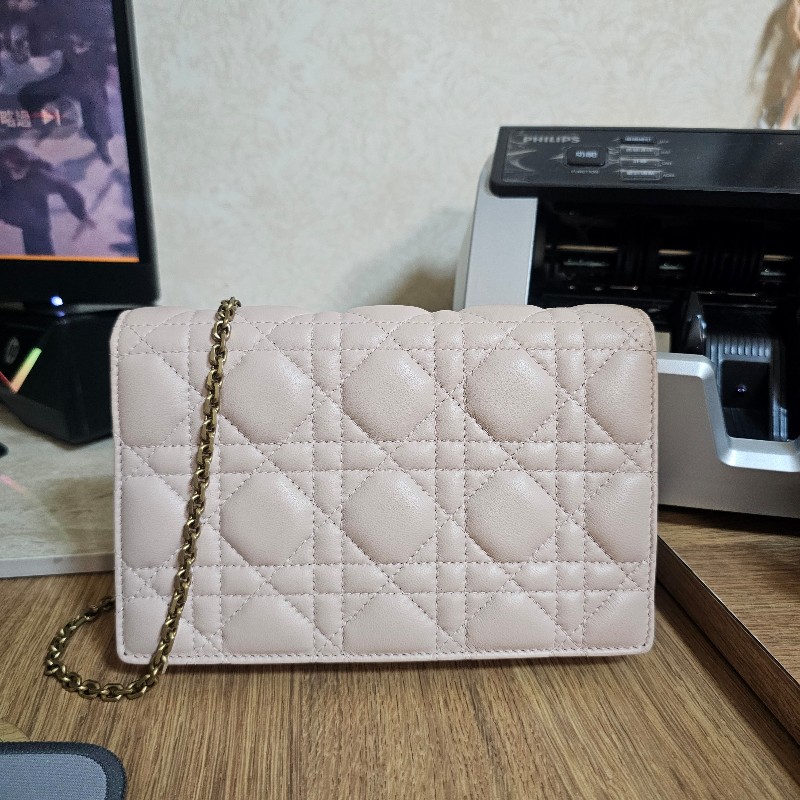 DIOR 粉藤格霧金釦WOC斜背鏈包-1