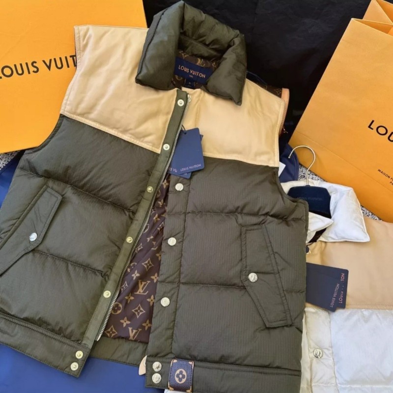 原價18萬／LV羽絨背心／日本二手精品店展示衣-0