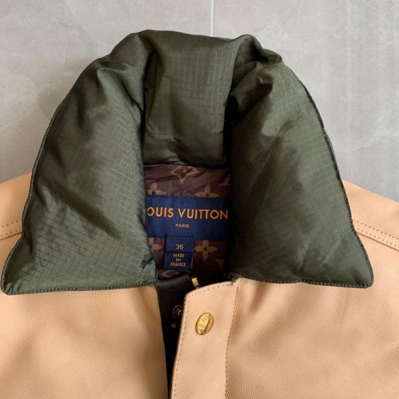 原價18萬／LV羽絨背心／日本二手精品店展示衣-14