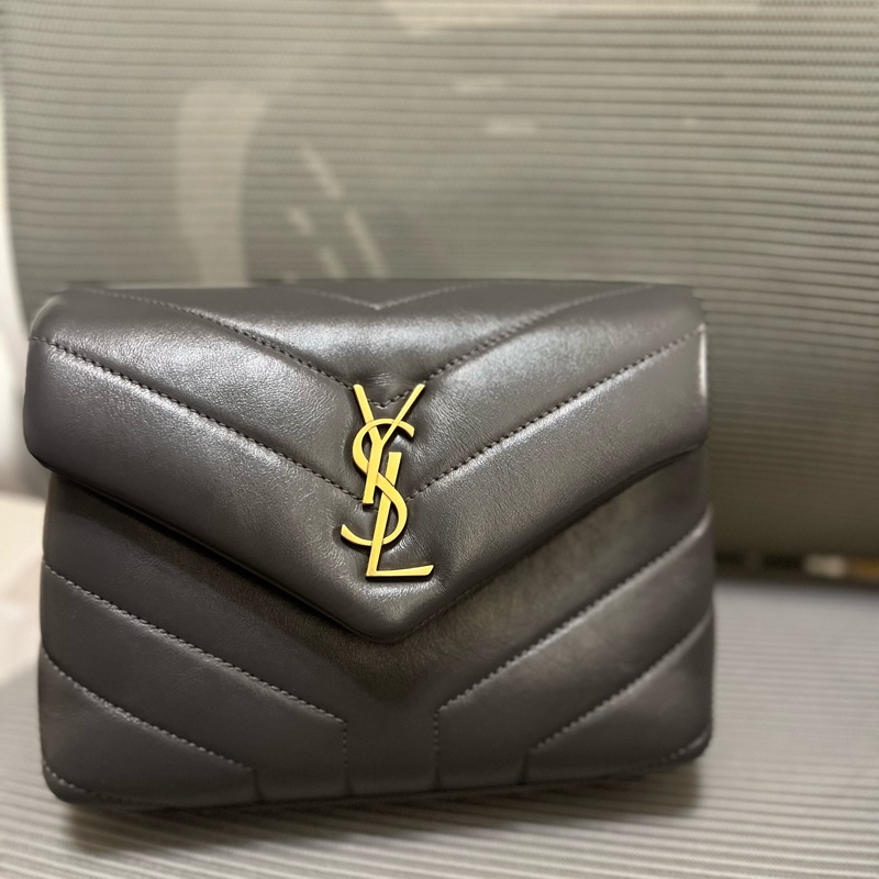 ysl LouLou toy 大象灰金扣-7