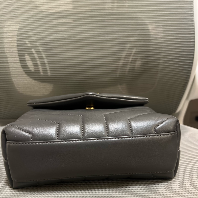 ysl LouLou toy 大象灰金扣-9