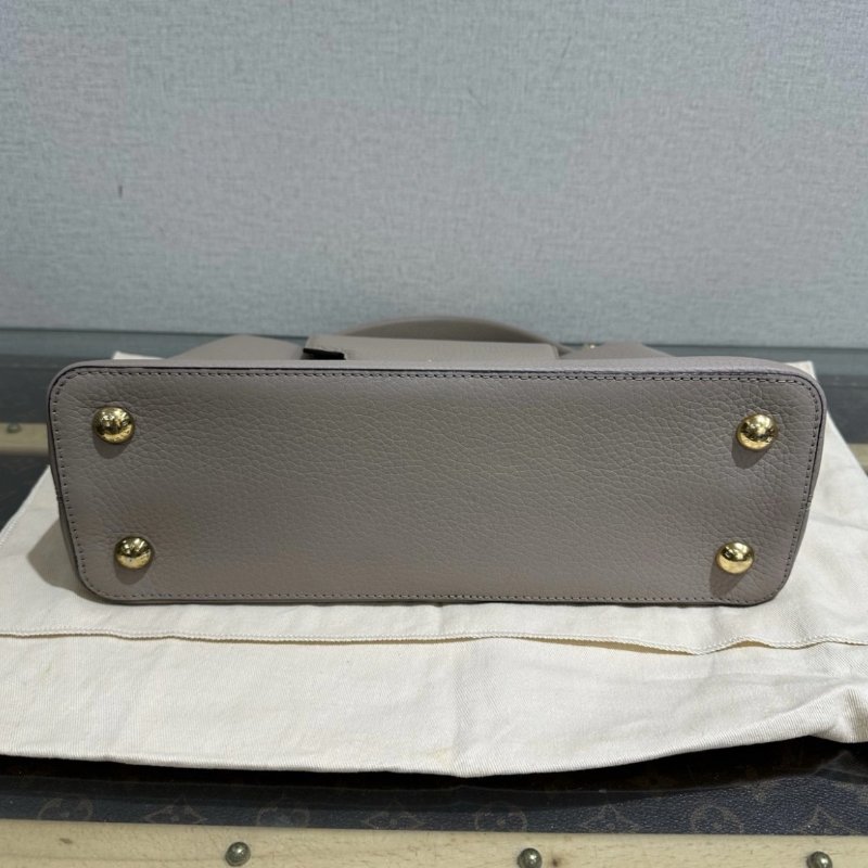 LV 大象灰Capucines中號手柄手提斜背包 31*20*11 99新配件塵袋-3