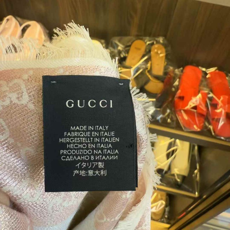 Gucci 圍巾 130x130 全新閒置-2