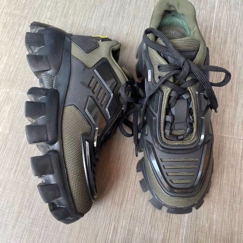Prada 軍綠色厚底運動老爹鞋 35號 有輕微穿著痕跡 八成新 原價三萬六左右-1