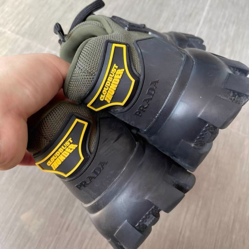 Prada 軍綠色厚底運動老爹鞋 35號 有輕微穿著痕跡 八成新 原價三萬六左右-4