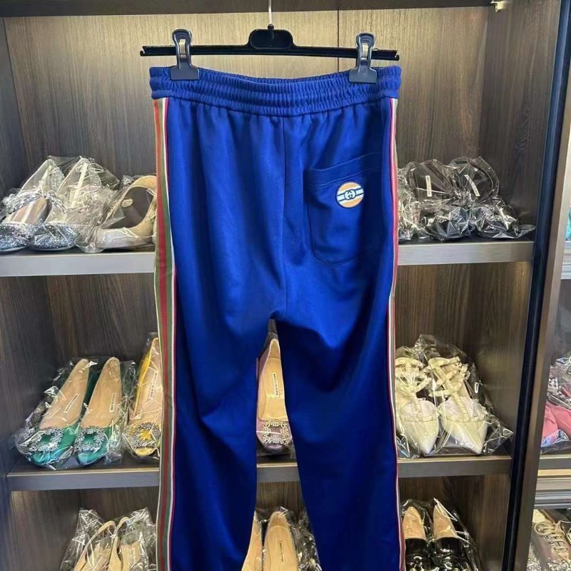 Gucci 運動褲 原價四萬多 尺寸S碼 腰部有鬆緊帶 洗標有點淡 其他都很新-4