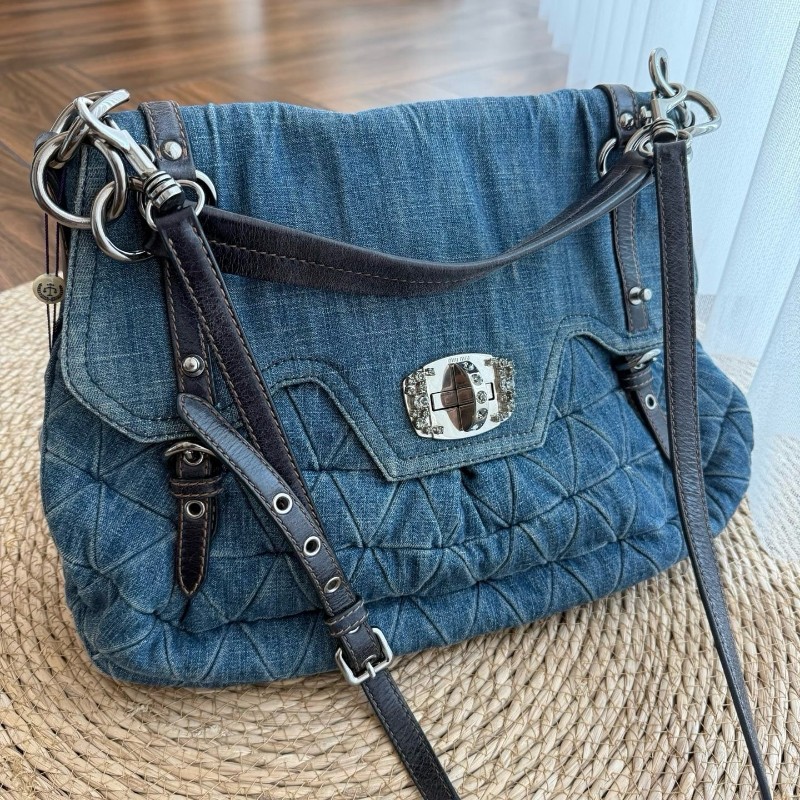 Miumiu繆繆牛仔丹寧寶石鑽扣郵差公文包肩背包-1