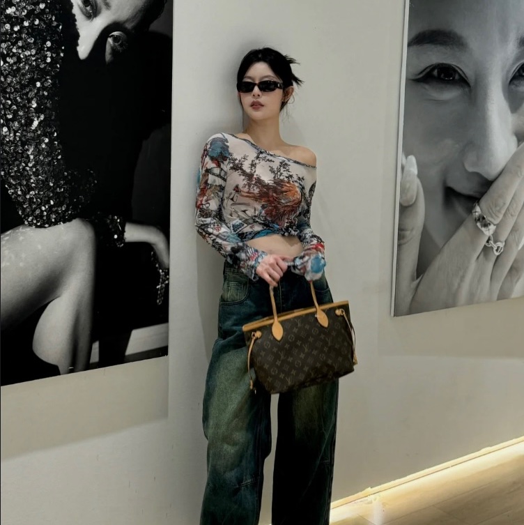 LV 28公分老花肩背-0