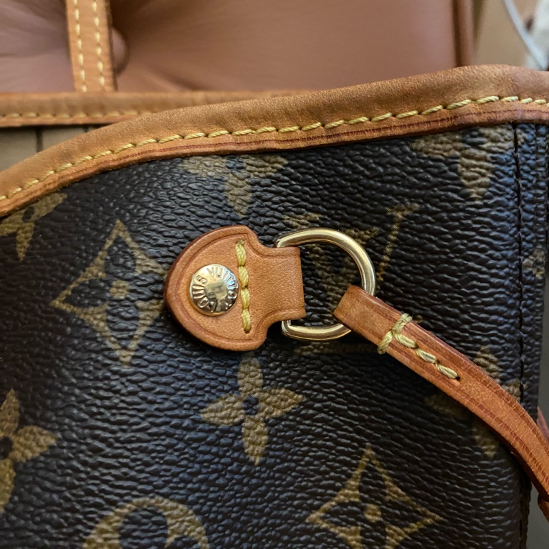 LV 28公分老花肩背-16