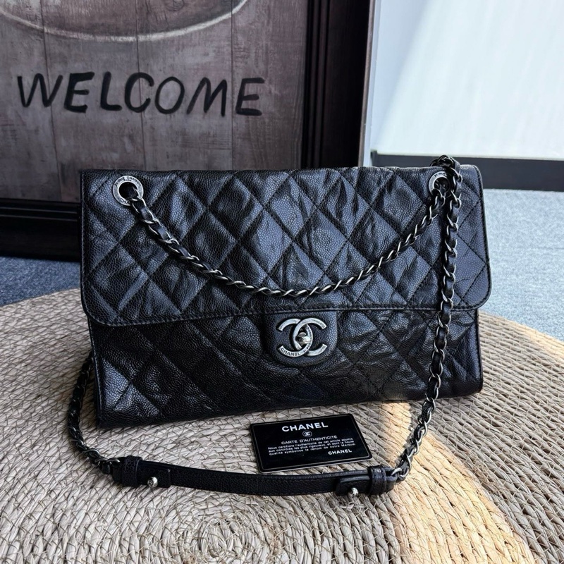 CHANEL香奈兒魚子醬機場包 尺寸：底長約31.5 年份：18開 附件：保卡-0