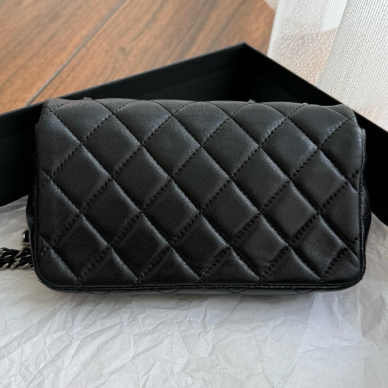 Chanel 香奈兒黑銀CF mini口蓋包超可愛 年份：15開 尺寸：底長約17（可以放下iPhone16pro帶殼）-2