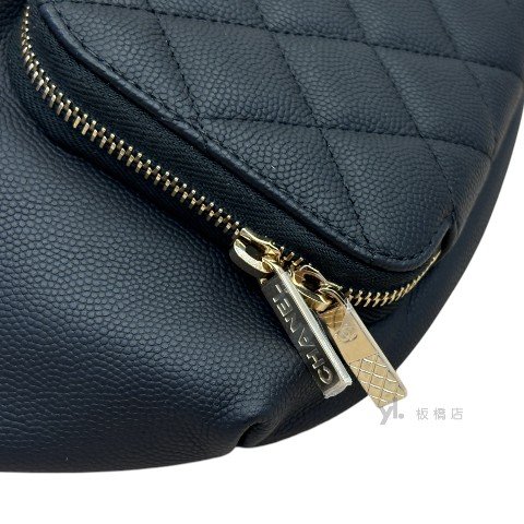 CHANEL Matelasse黑色魚子醬皮革腰包AS0465-8