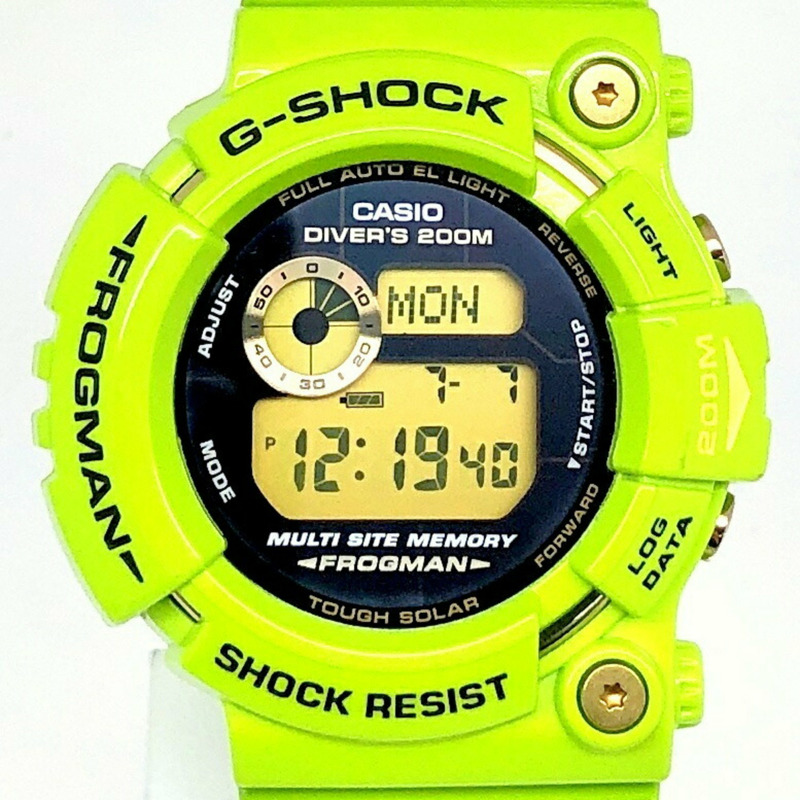 G-SHOCK CASIO GW-200F-3 FROGMAN EARTHWATCH 腕錶,飾有雨蛙、樹木和海豚/鯨魚圖案。 Tough Solar 腕錶,採用黃綠色塗裝。 2009 年 6 月上市。三國丘店。 ITE3CVMX70O4。-0
