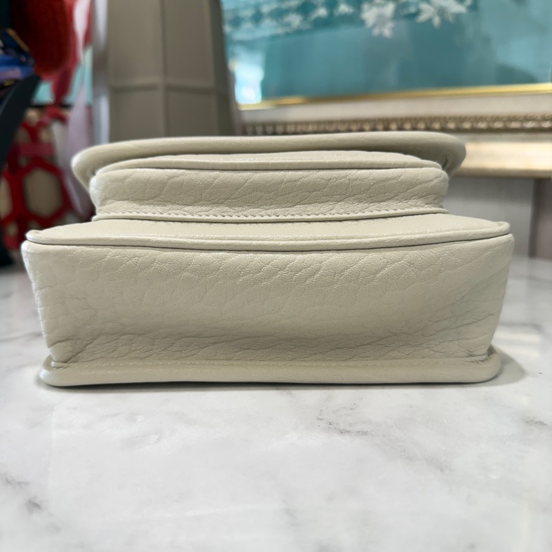 YSL白粒面羊皮Niki Mini金釦肩斜背包-2