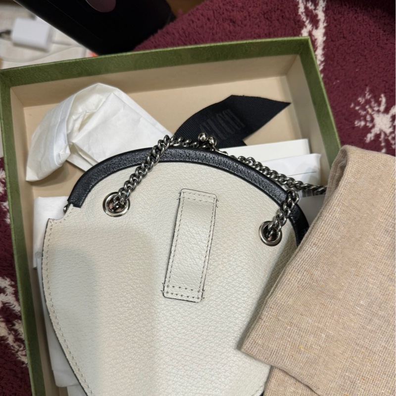 Gucci 黑白瀏海草莓包 絕版-2