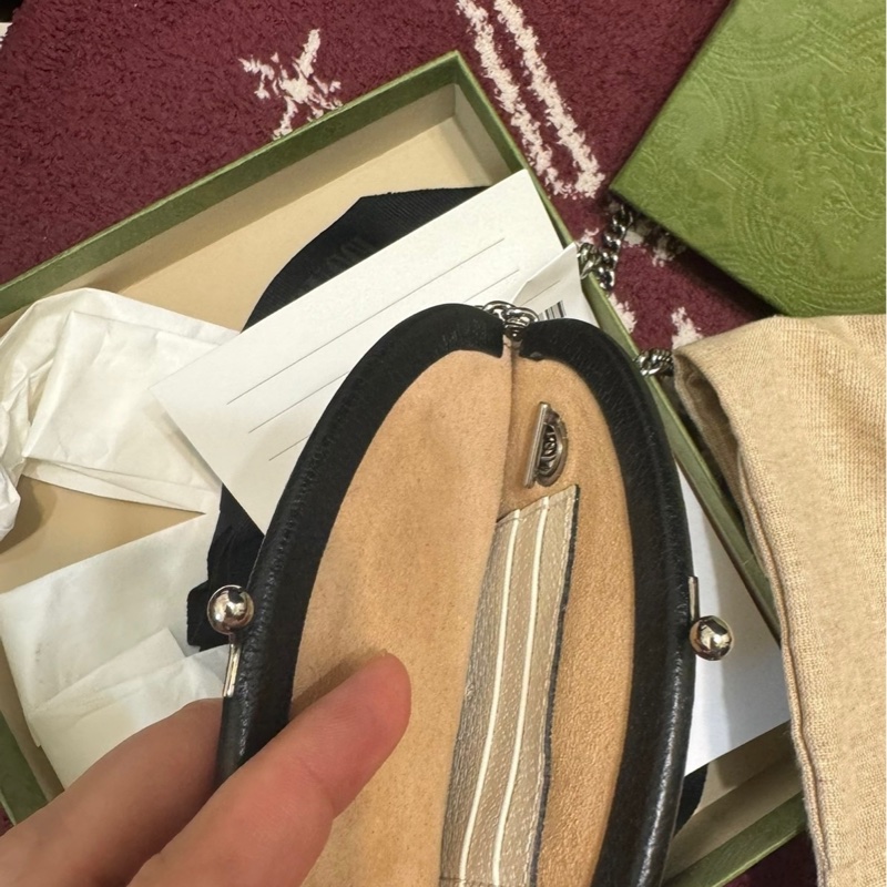 Gucci 黑白瀏海草莓包 絕版-3