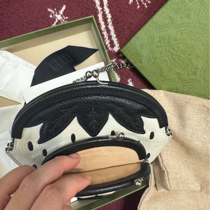 Gucci 黑白瀏海草莓包 絕版-5