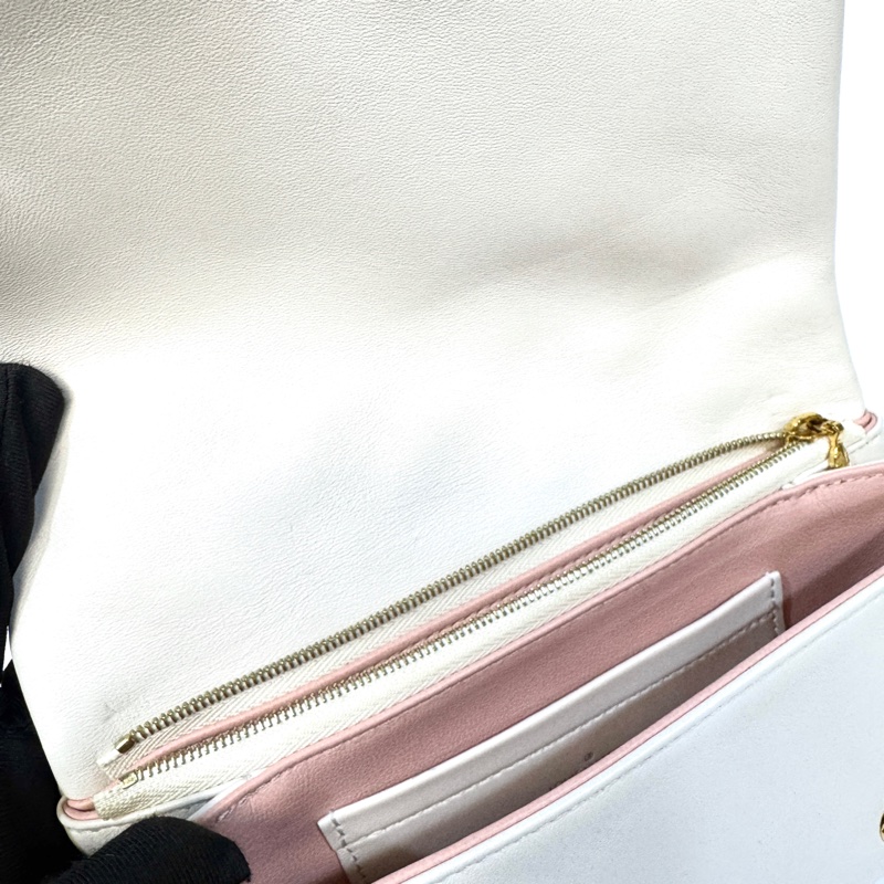 LV米白拚粉Logo壓紋羊皮Coussin下蓋鍊包M82289-9